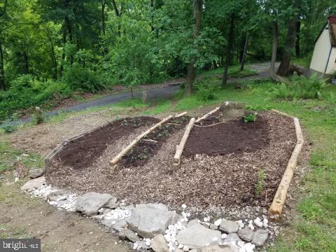 902 Spruce Grove Road Oxford, PA 19363 - Photo 54 of 59 Hardscaped terraces.