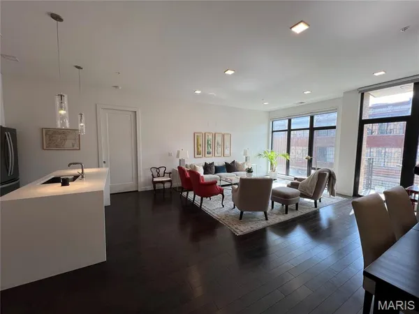 $2,795 | 4101 Laclede Avenue, Unit 316, St. Louis, MO 63108