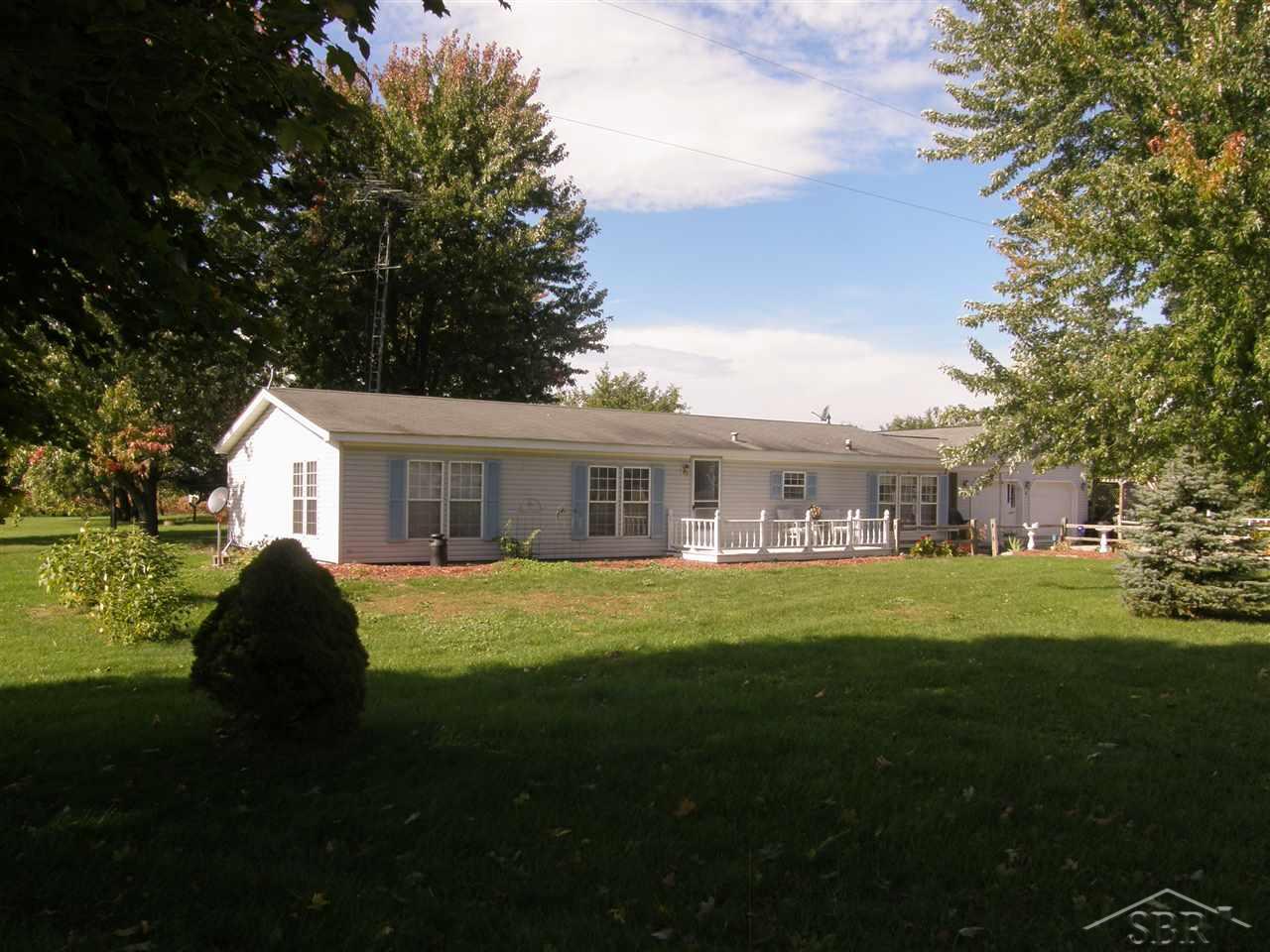 12282 South Hemlock Road Brant, MI 48614 - Photo 3 of 19 31305324-2.JPG