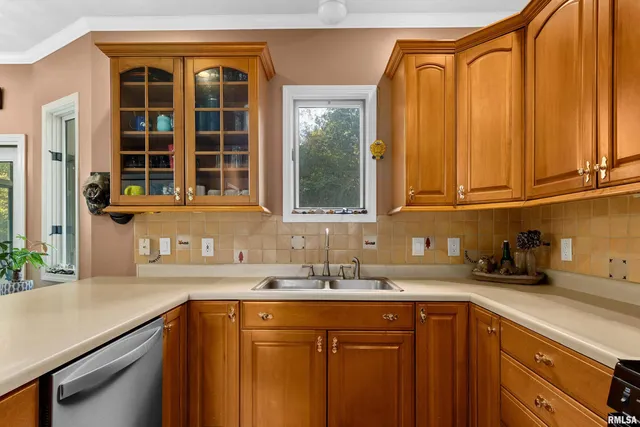 $337,000 | 3621 East Westbrook Road, Chillicothe, IL 61523