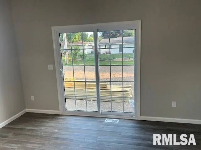 $284,900 | 910 East Heights Avenue, Taylorville, IL 62568