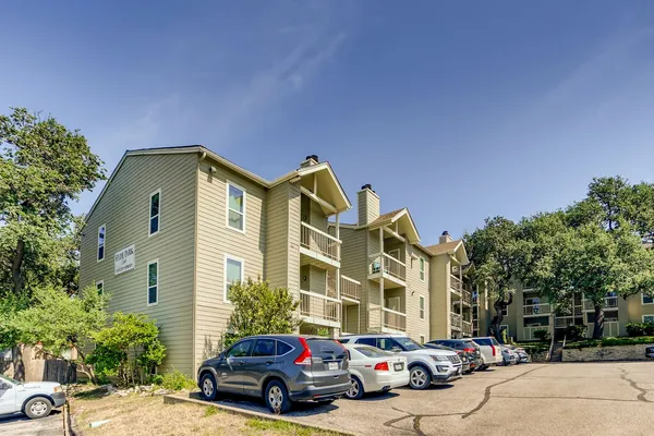 $2,300 | 114 East 31st Street, Unit 209, Austin, TX 78705