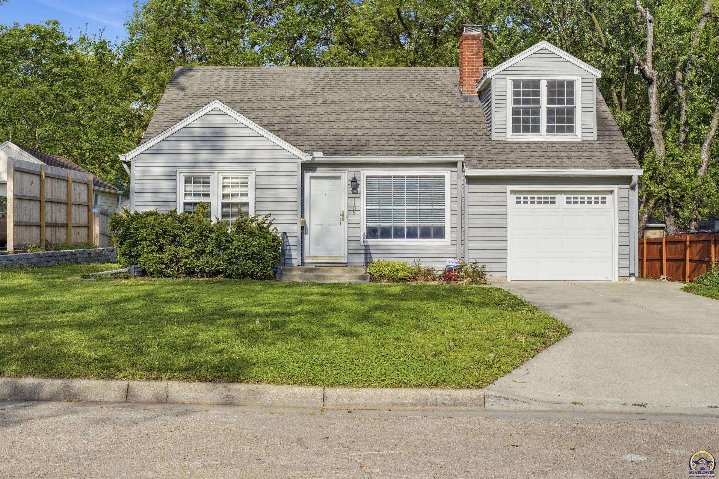 1155 Southwest Warren Avenue Topeka, KS 66604 - Photo 1 of 30