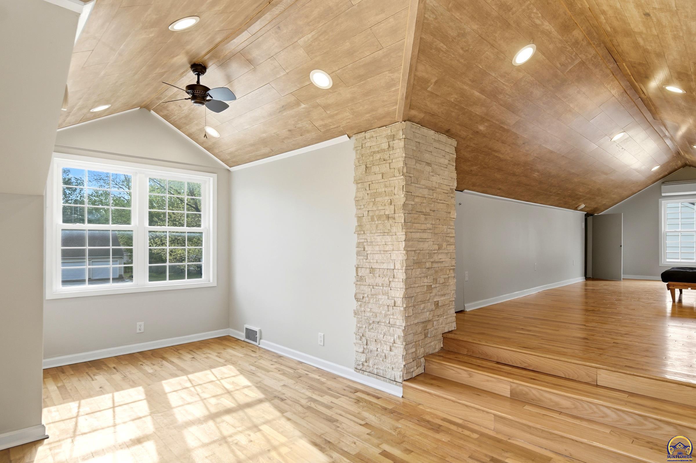 1155 Southwest Warren Avenue Topeka, KS 66604 - Photo 15 of 30