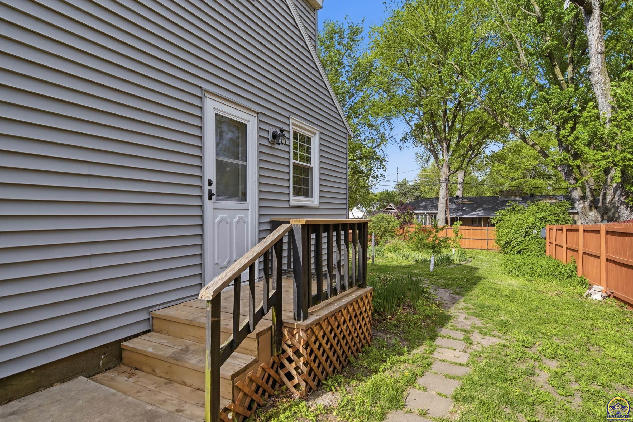 1155 Southwest Warren Avenue Topeka, KS 66604 - Photo 25 of 30