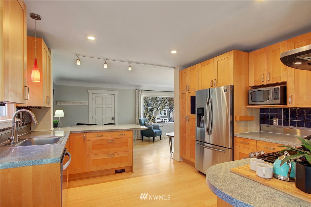 345 North 81st Street Seattle, WA 98103 - Photo 5 of 19 Gallery Image 5