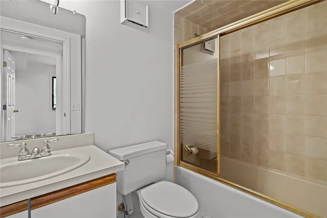 $300,000 | 650 East Greenwich Avenue, Unit 6101, West Warwick, RI 02893