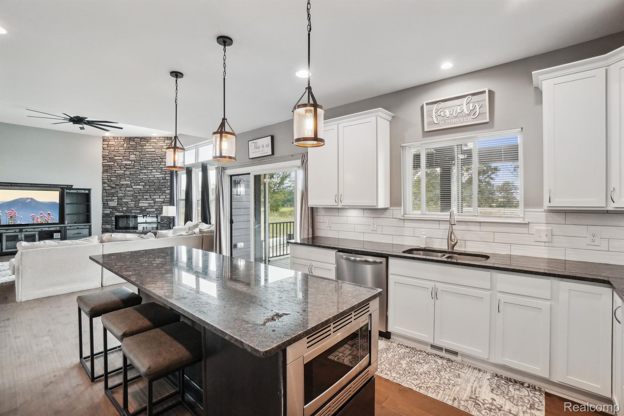 5911 Hartland Road Fenton, MI 48430 - Photo 11 of 45 Gallery Image 11