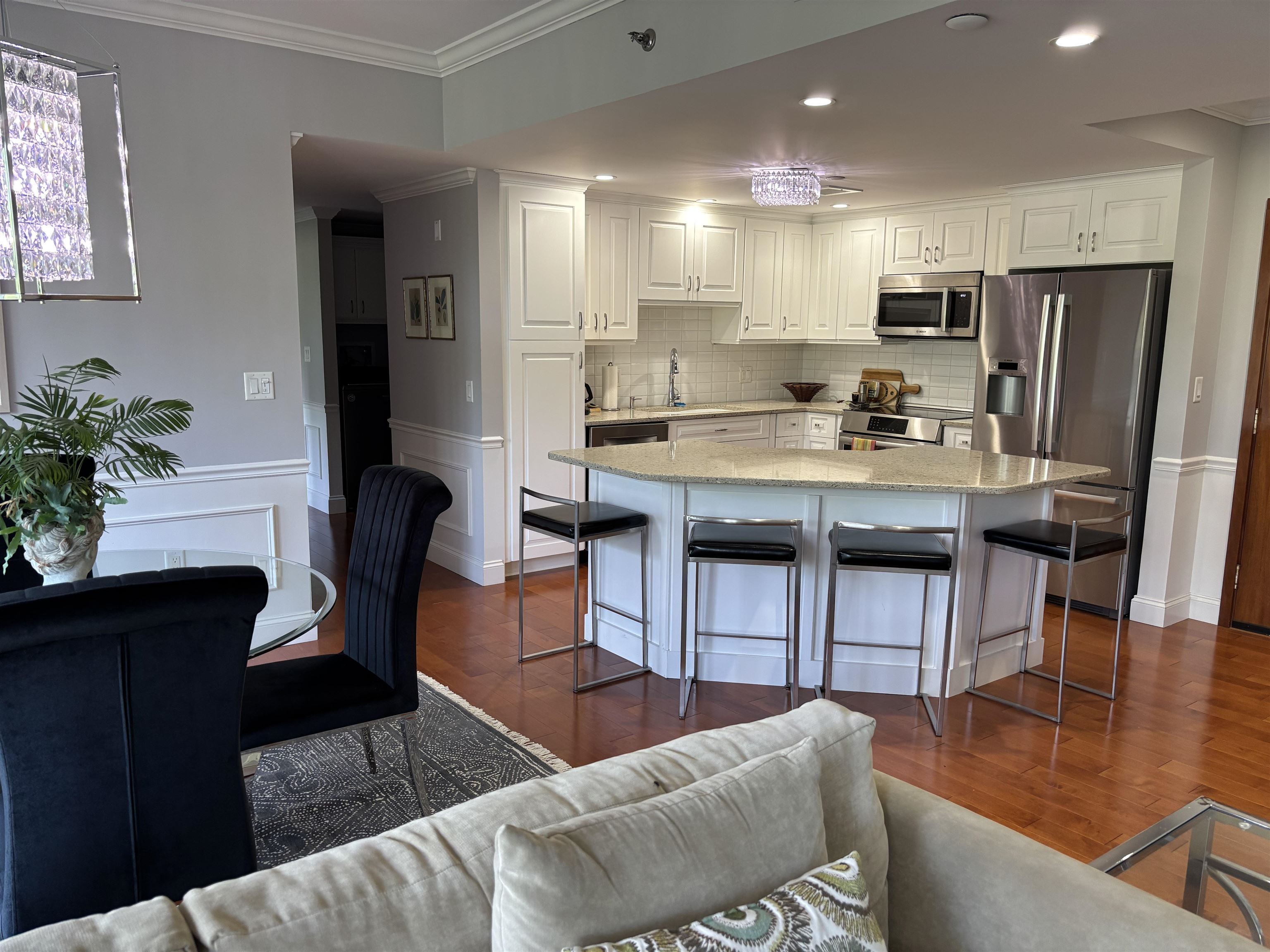 300 North River Road, Unit 406 Manchester, NH 03104 - Photo 10 of 37 Gallery Image 10