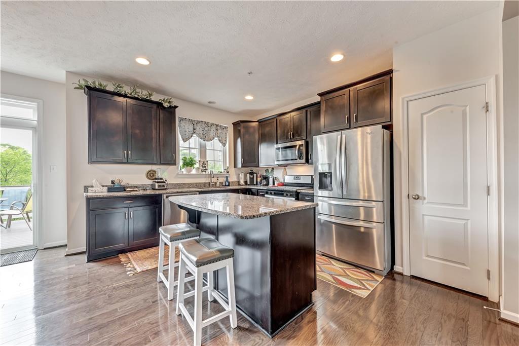 41 Truman Circle McKees Rocks, PA 15136 - Photo 8 of 25 Gallery Image 8