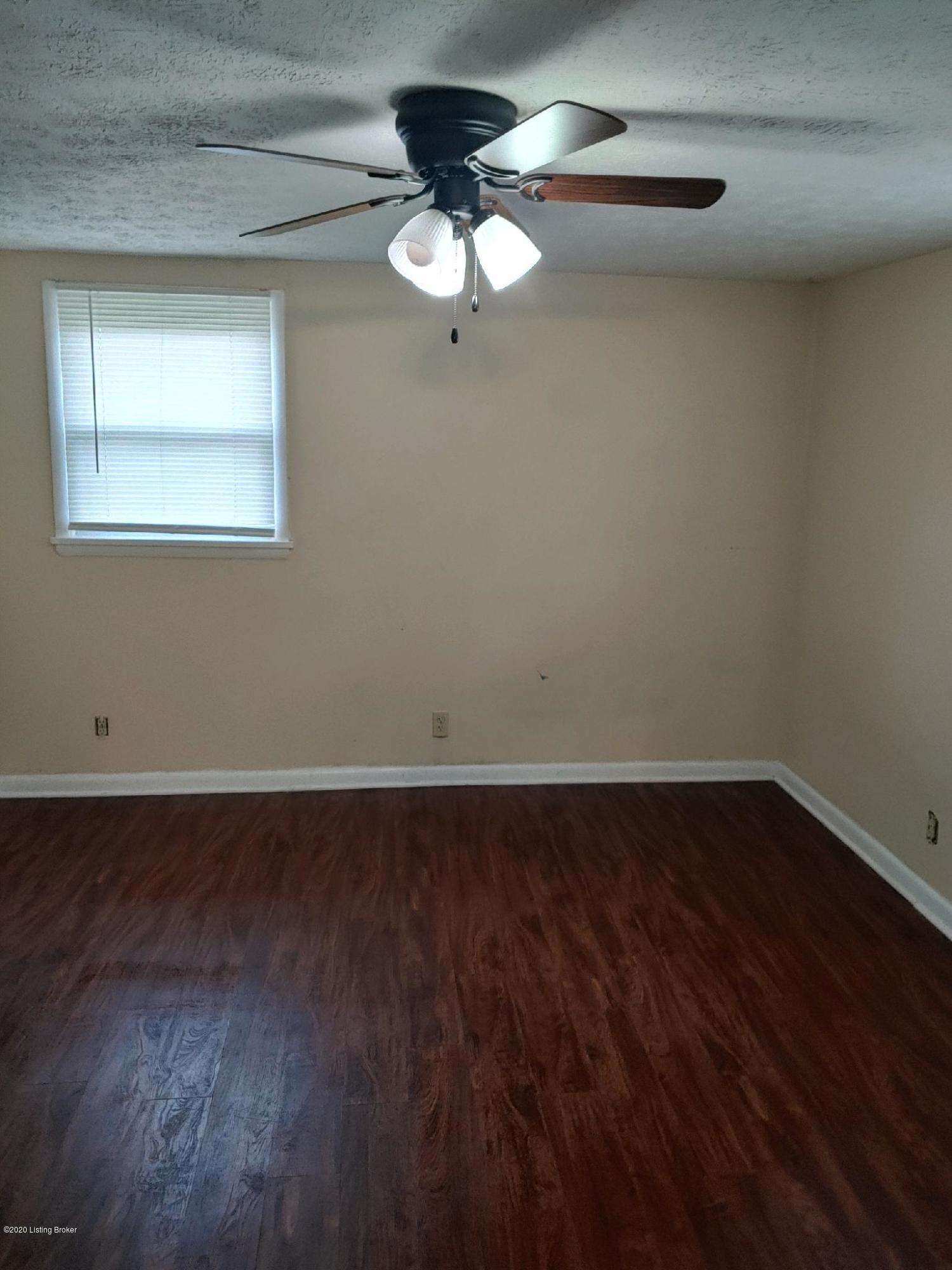 4829 Dover Road Louisville, KY 40216 - Photo 7 of 29 50722 (1)