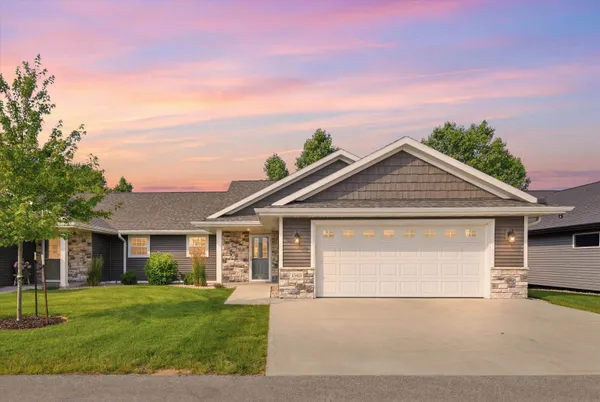 $465,000 | 1865 Southbridge Road, De Pere, WI 54115