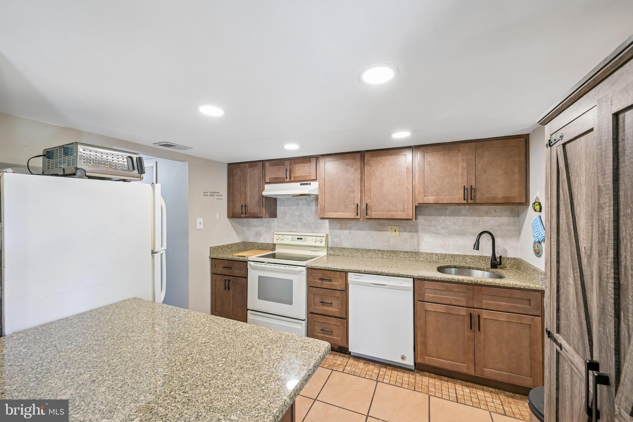 12 Roxburn Place Willingboro, NJ 08046 - Photo 14 of 35