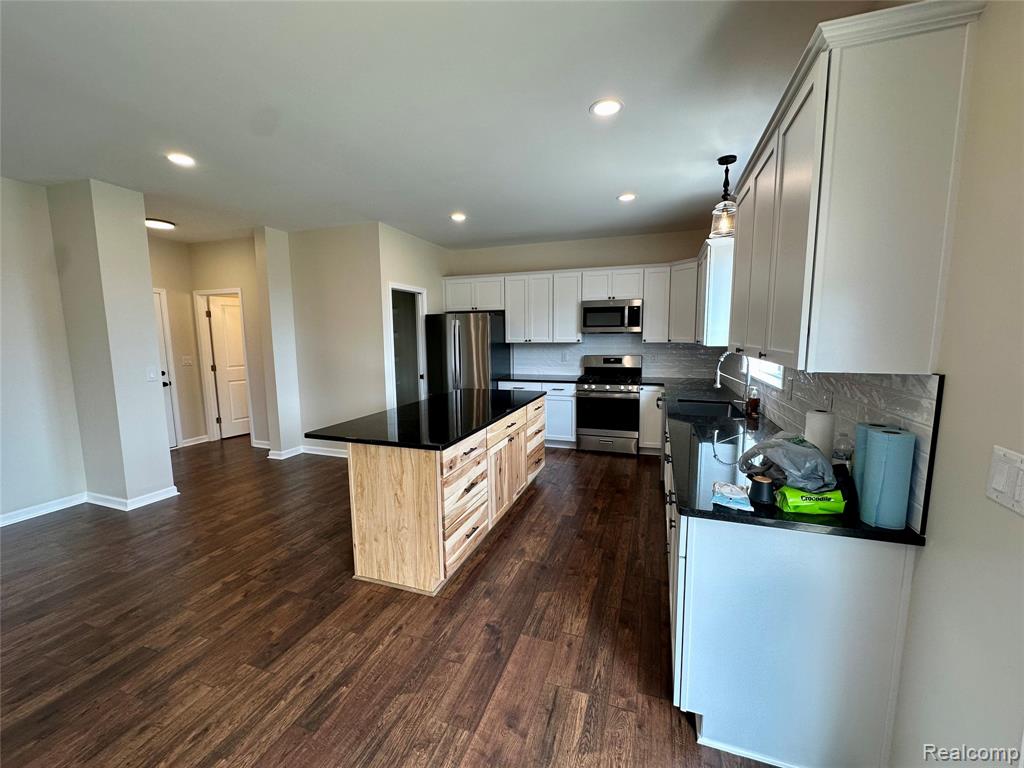 2670 Riley Center Road Memphis, MI 48041 - Photo 5 of 40