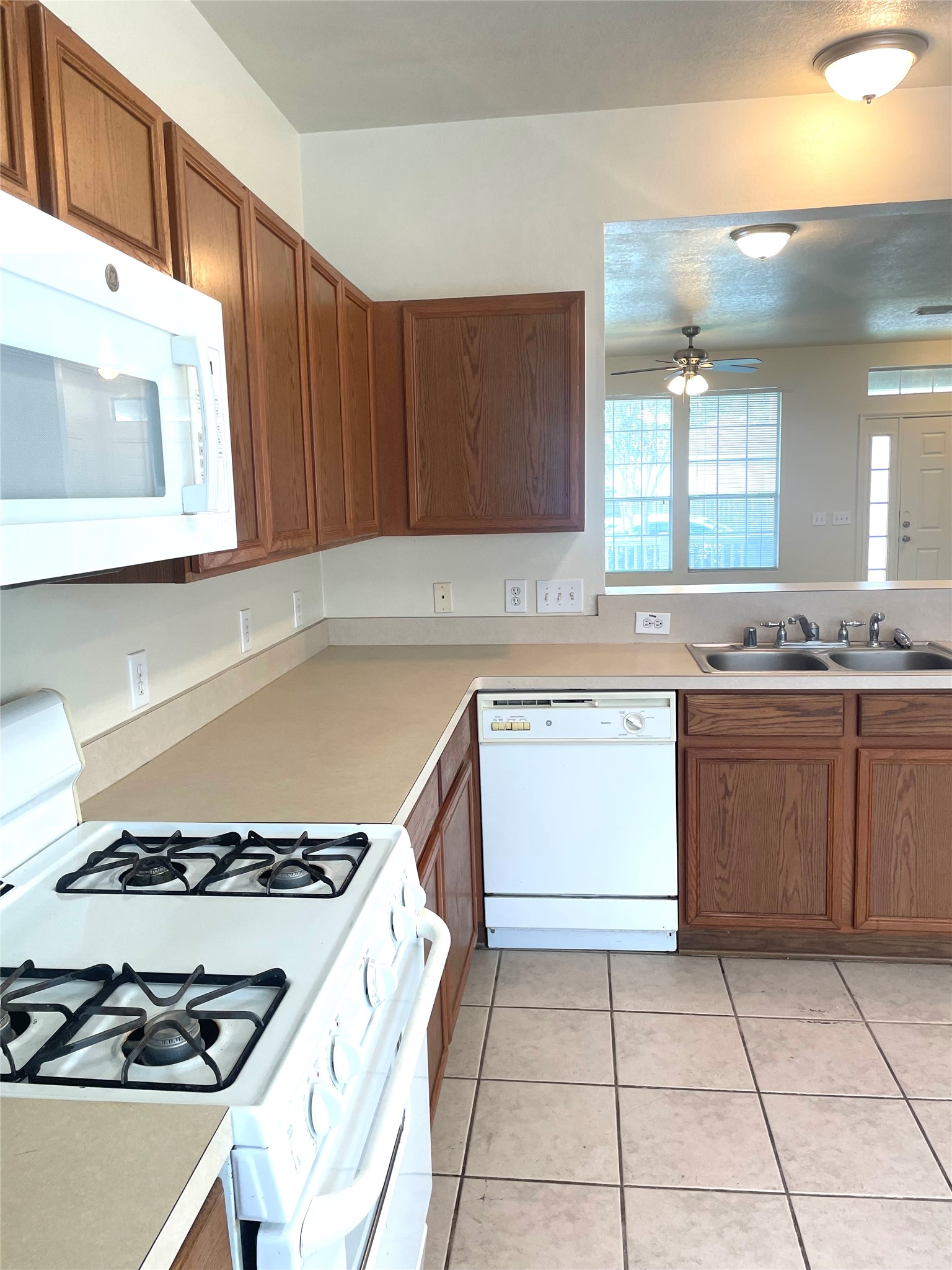 23623 Twisting Falls Drive Spring, TX 77373 - Photo 17 of 46 Kitchen