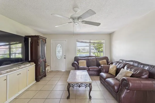 $2,600 | 6708 Northwest 57th Drive, Tamarac, FL 33321