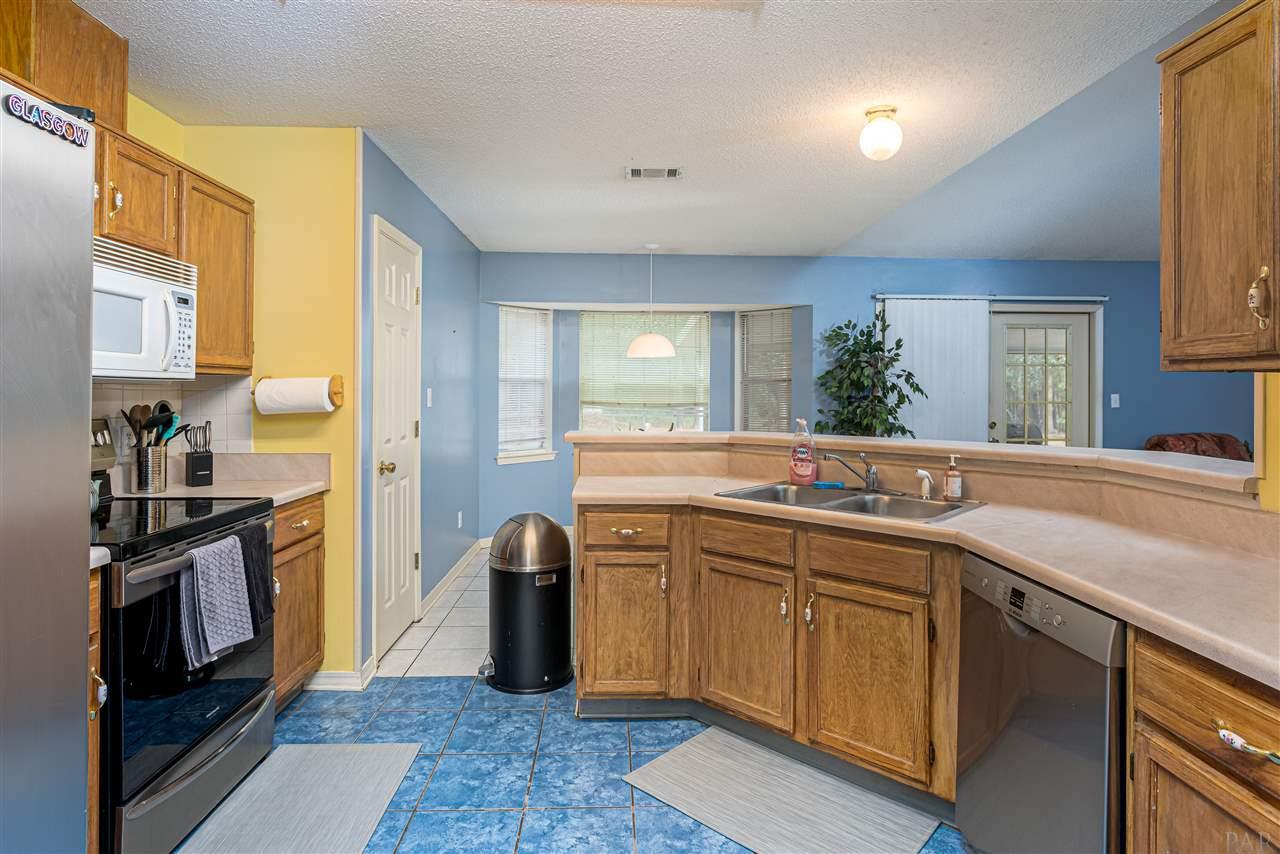 5836 Ibis Road Milton, FL 32583 - Photo 4 of 17