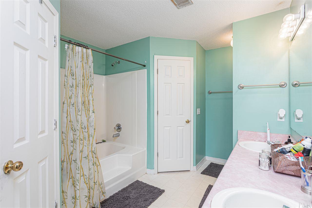 5836 Ibis Road Milton, FL 32583 - Photo 6 of 17