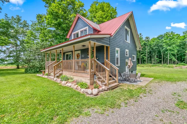 $275,000 | 1052 Carpenter Road, Bronson, MI 49028