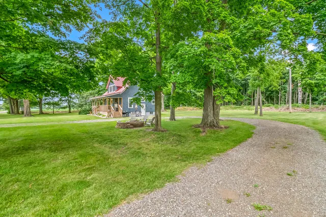 $275,000 | 1052 Carpenter Road, Bronson, MI 49028