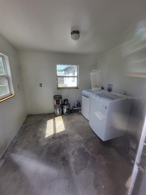 995 Emerald Drive Mount Dora, FL 32757 - Photo 49 of 49 a room with a couch and a window