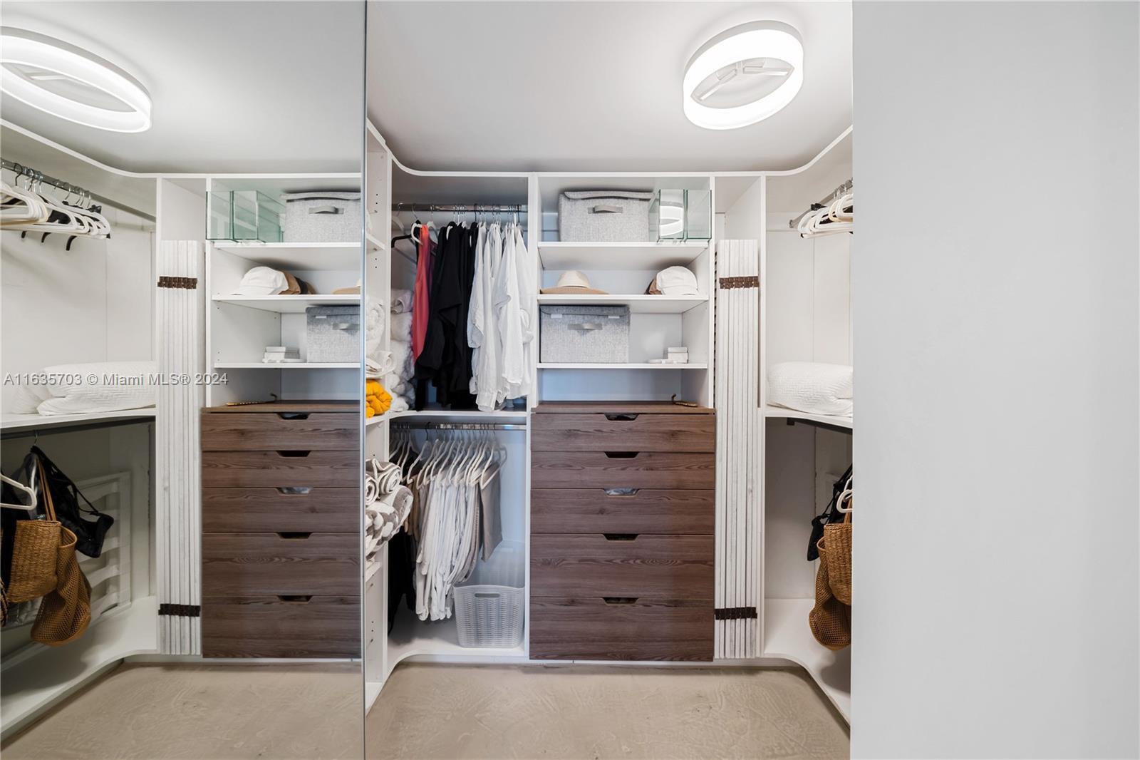 5600 Condominium Miami Beach, FL 33140 - Photo 18 of 27 walk in closet