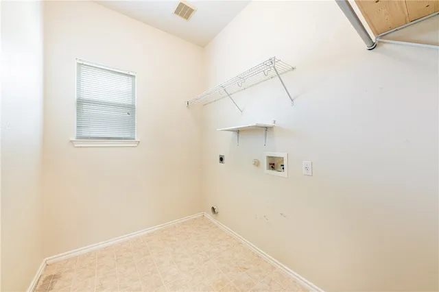 $1,895 | 137 Maplewood North, Kyle, TX 78640