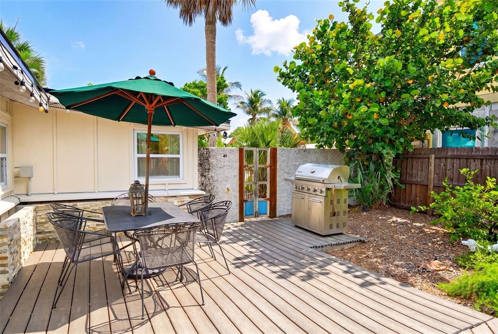 660 Linley Street Longboat Key, FL 34228 - Photo 27 of 64