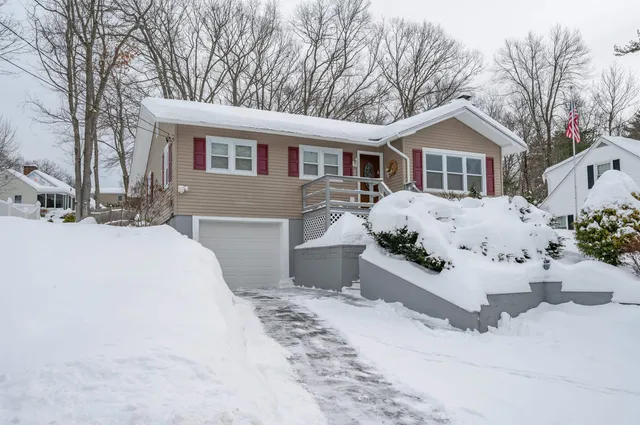 $475,000 | 245 Pickering Street, Manchester, NH 03104