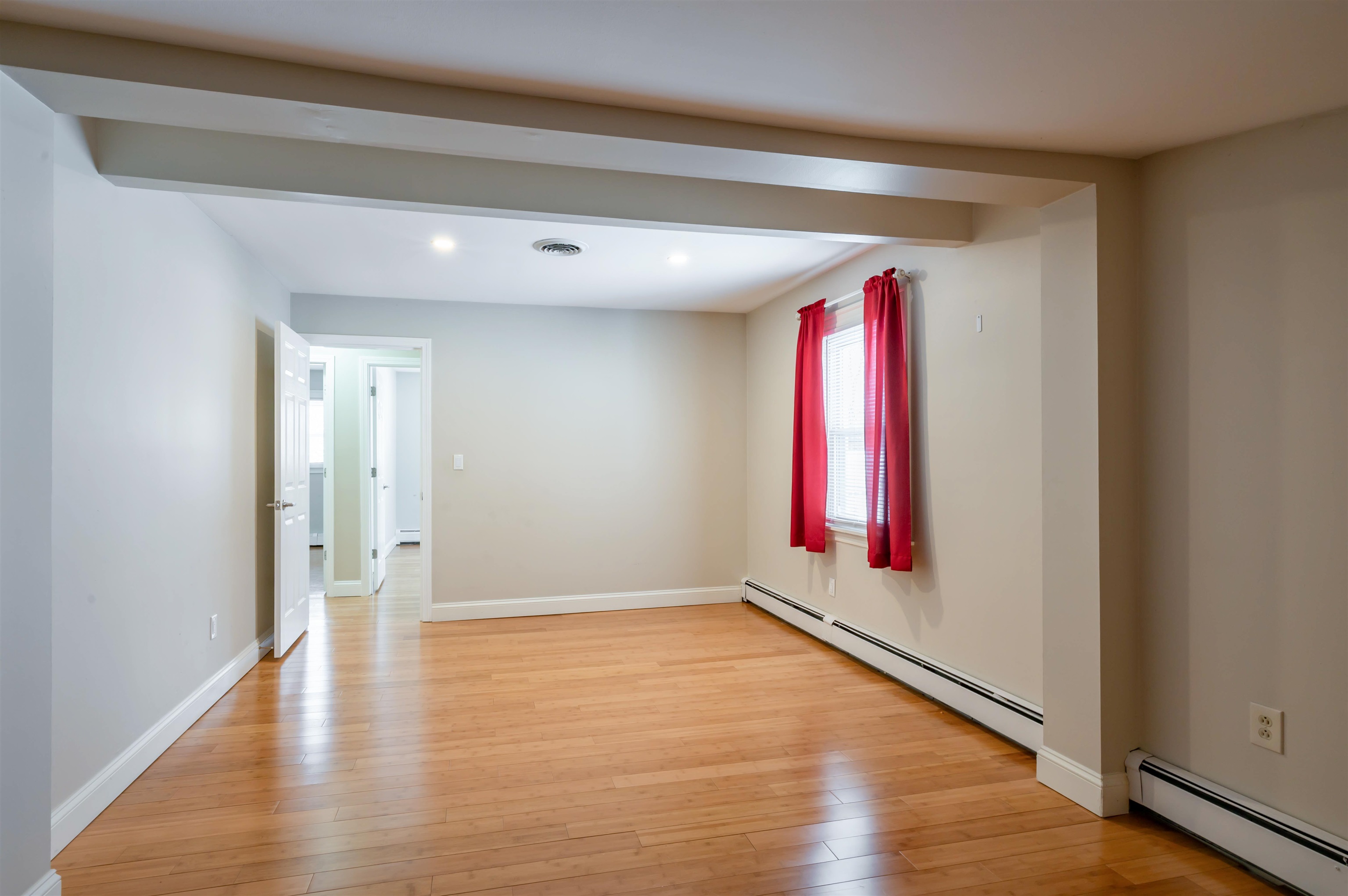 245 Pickering Street Manchester, NH 03104 - Photo 11 of 23