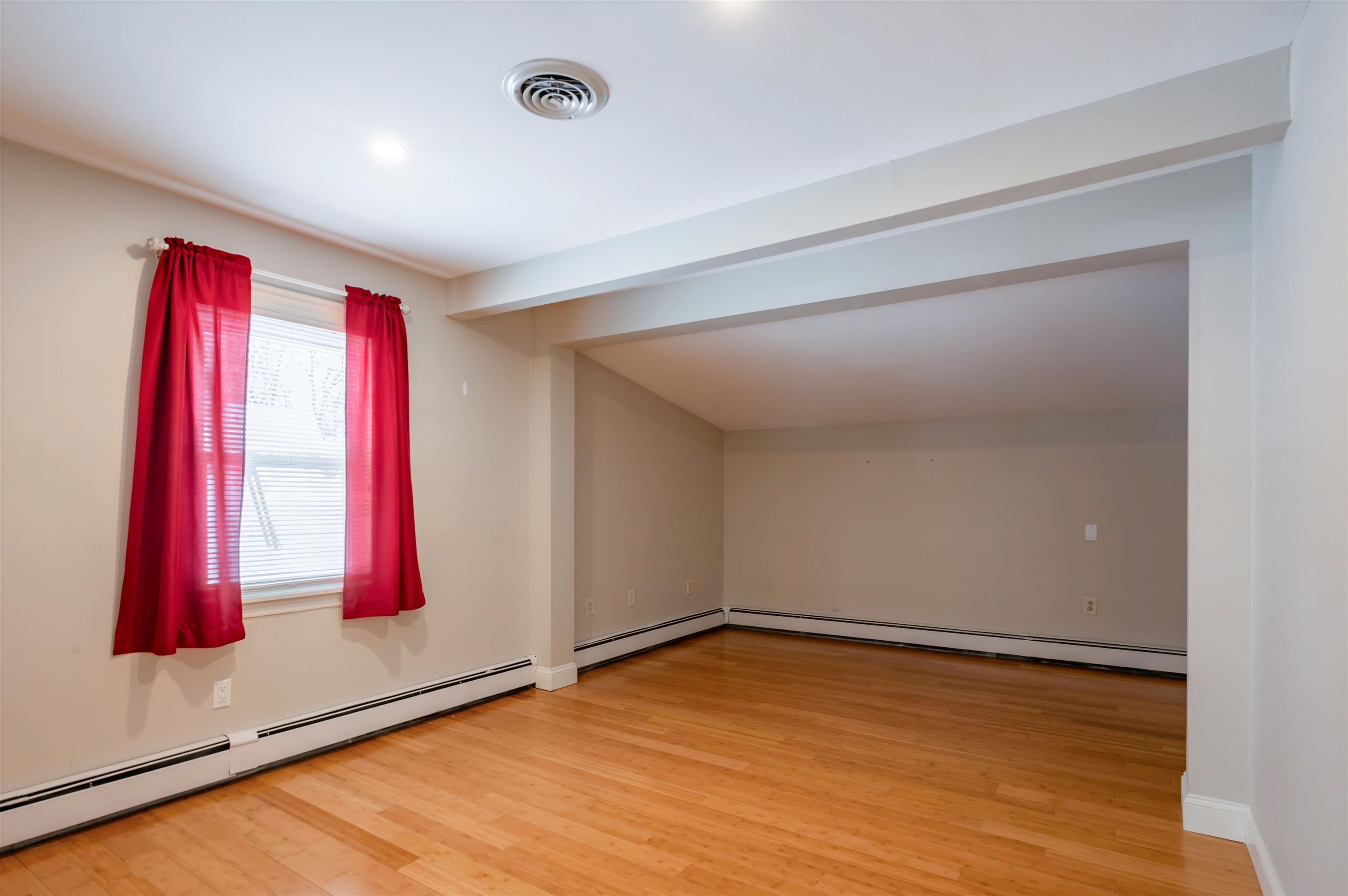 245 Pickering Street Manchester, NH 03104 - Photo 12 of 23