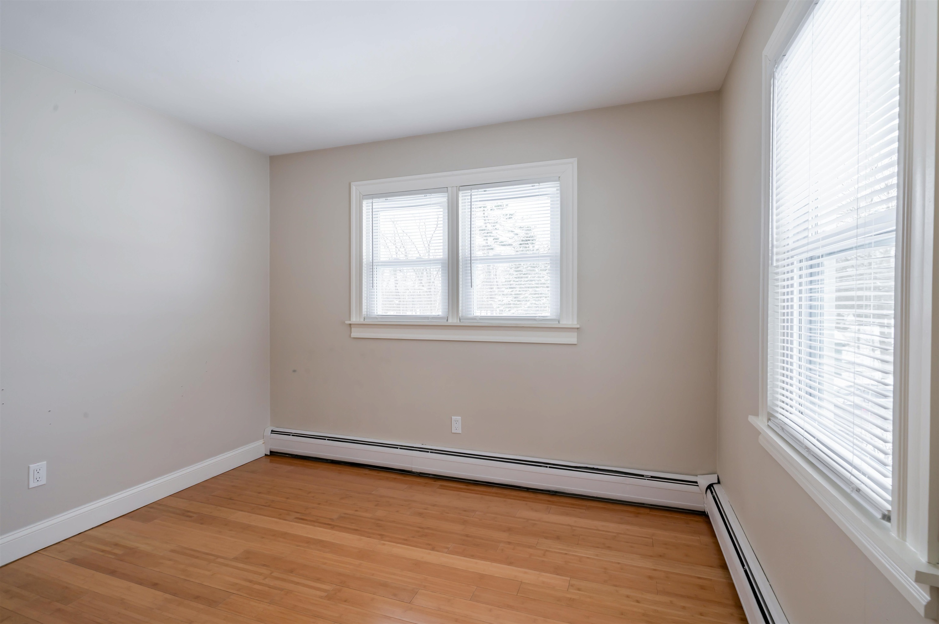 245 Pickering Street Manchester, NH 03104 - Photo 13 of 23