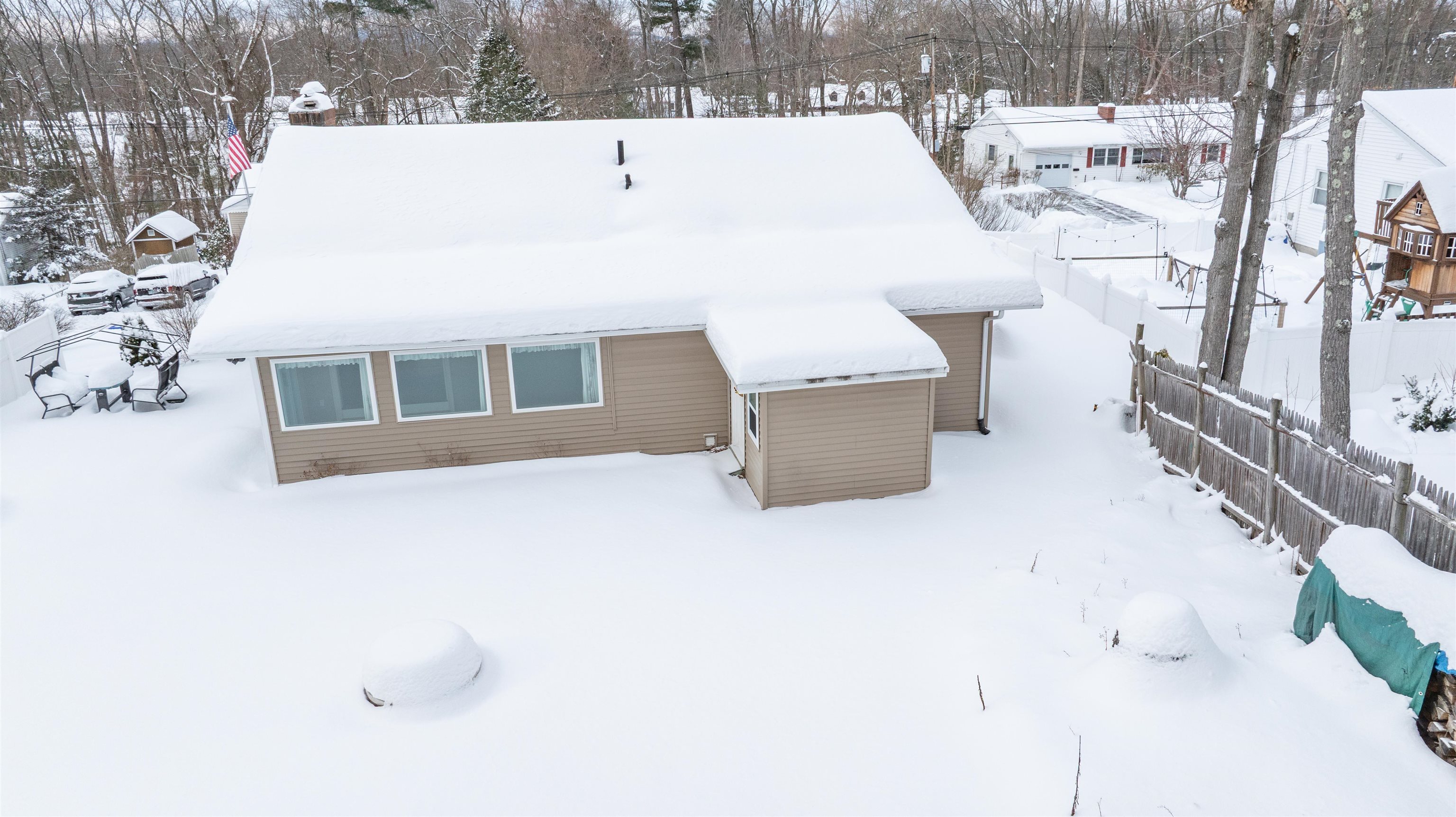 245 Pickering Street Manchester, NH 03104 - Photo 20 of 23