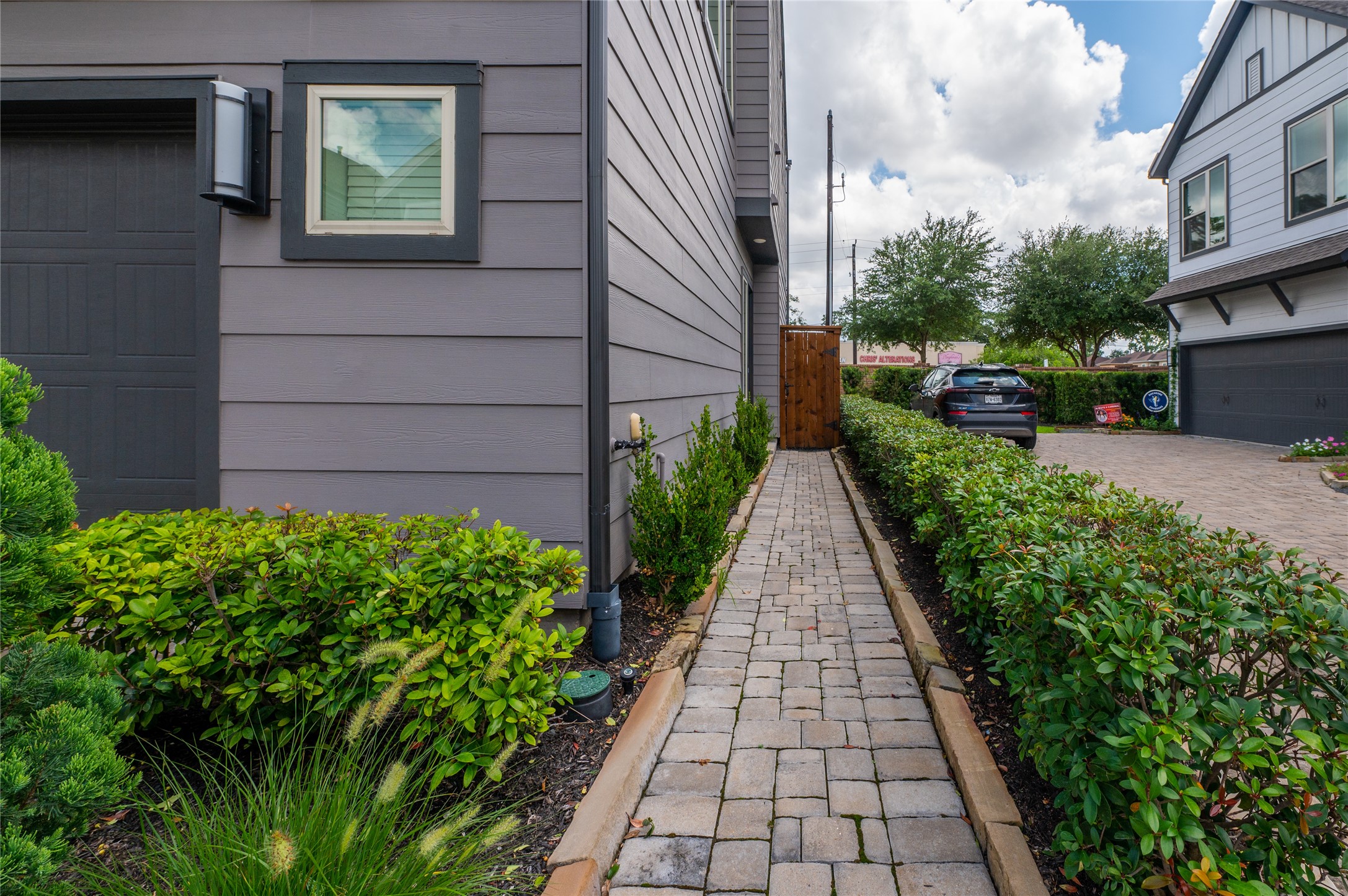 963 Lilly Flower Lane Houston, TX 77091 - Photo 4 of 28
