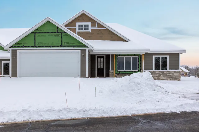 $764,900 | 301 Fairway Meadows Lane, Sheboygan Falls, WI 53085