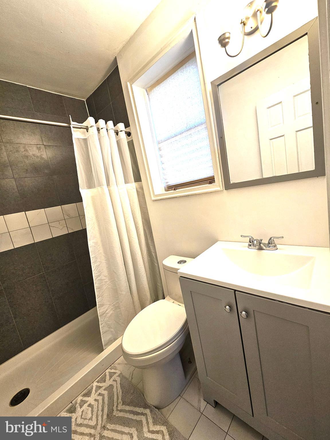 5507 Central Avenue Southeast Washington, DC 20019 - Photo 7 of 36 Upper Lvl Bathroom