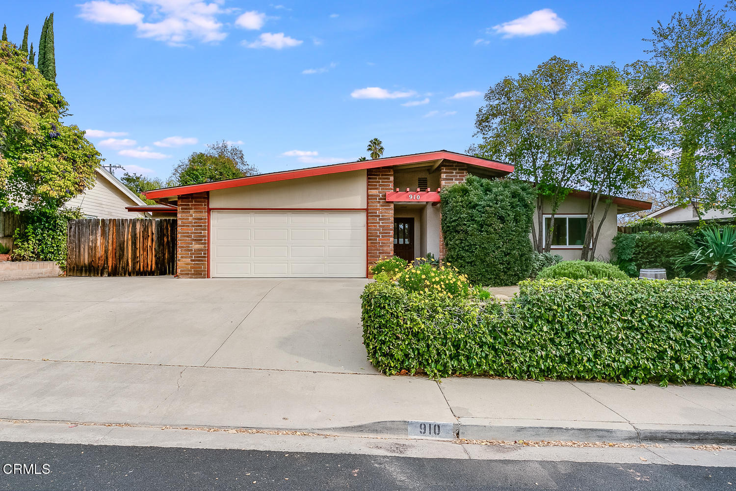 910 Park Road Ojai, CA 93023 - Photo 1 of 24 TwoFishDigital_910Park-1