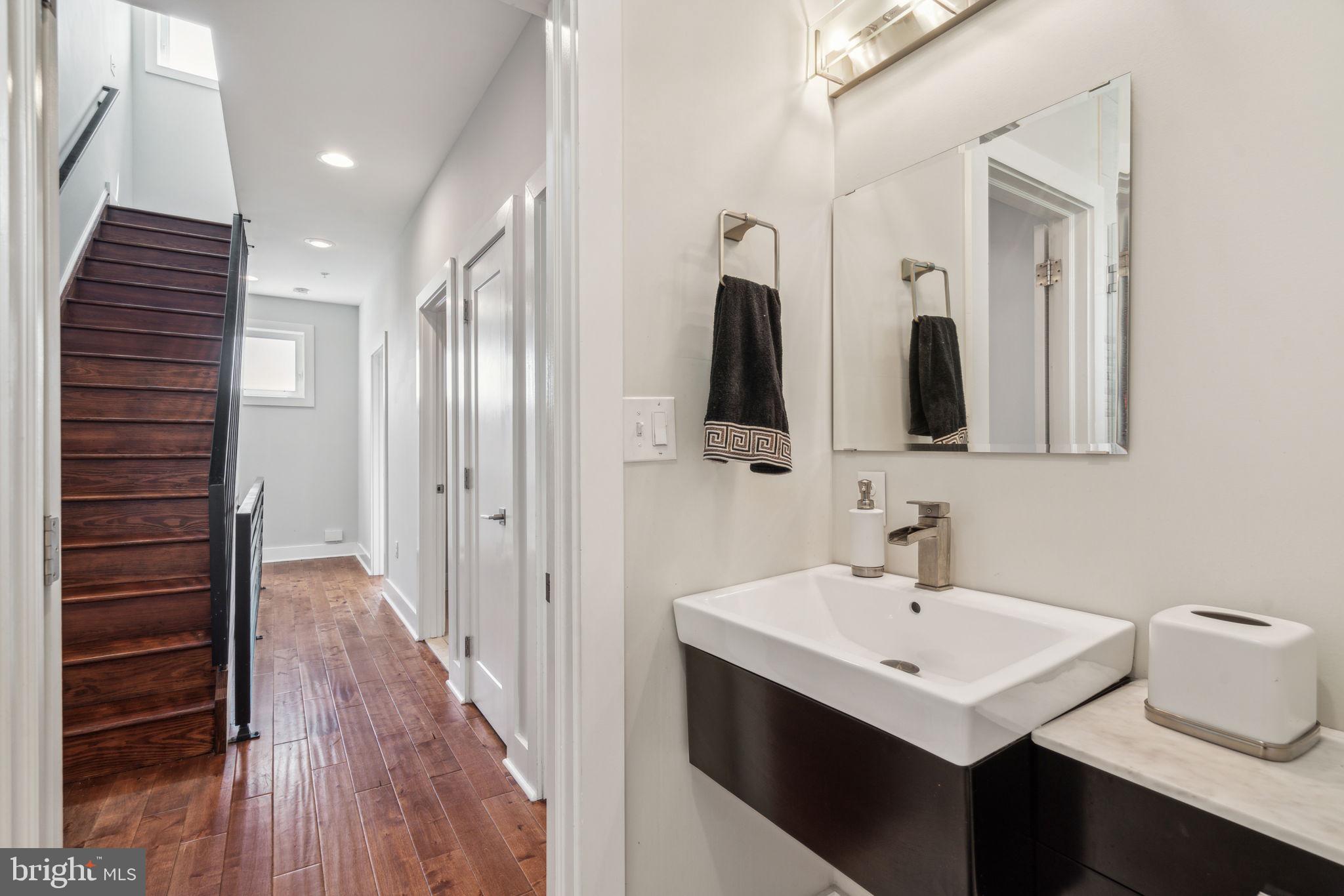 273 Ripka Street Philadelphia, PA 19127 - Photo 43 of 63 2nd Floor Full Bath