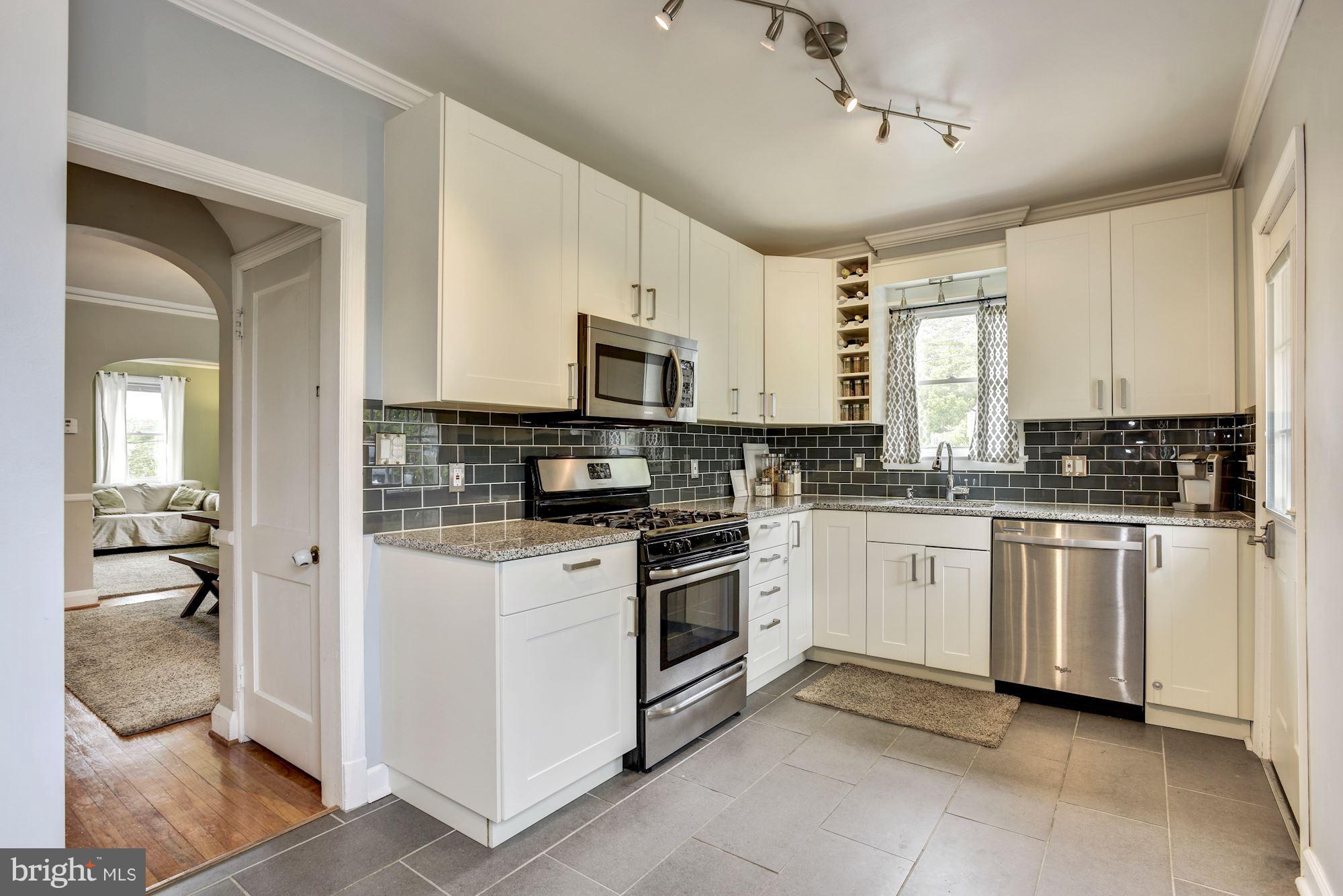 2800 Onyx Road Baltimore, MD 21234 - Photo 9 of 30 Kitchen