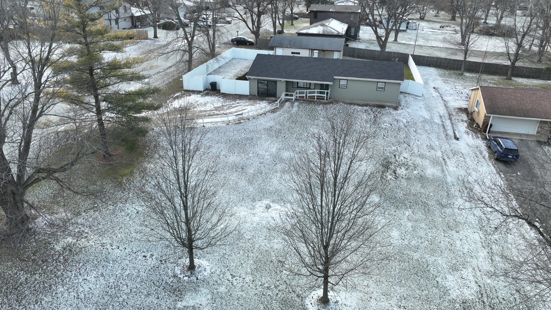 213 South Anderson Road New Lenox, IL 60451 - Photo 28 of 32 a view of a terrace with a bench