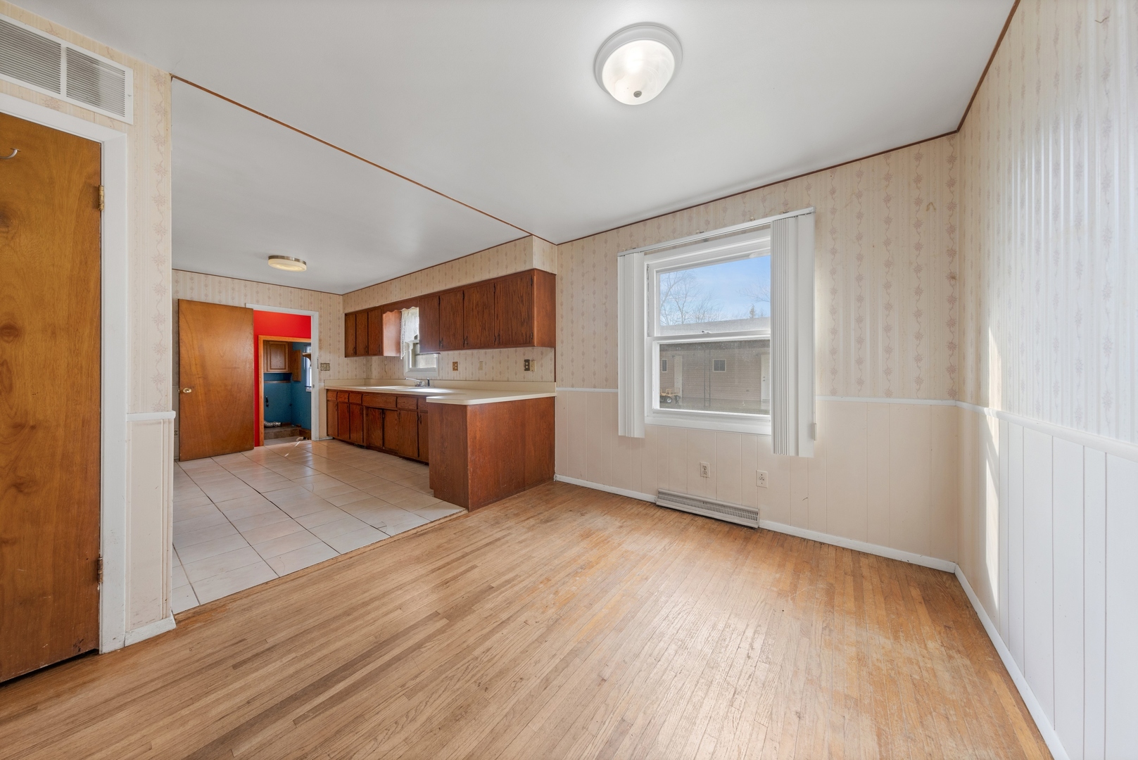 213 South Anderson Road New Lenox, IL 60451 - Photo 10 of 32 a view of kitchen and windows