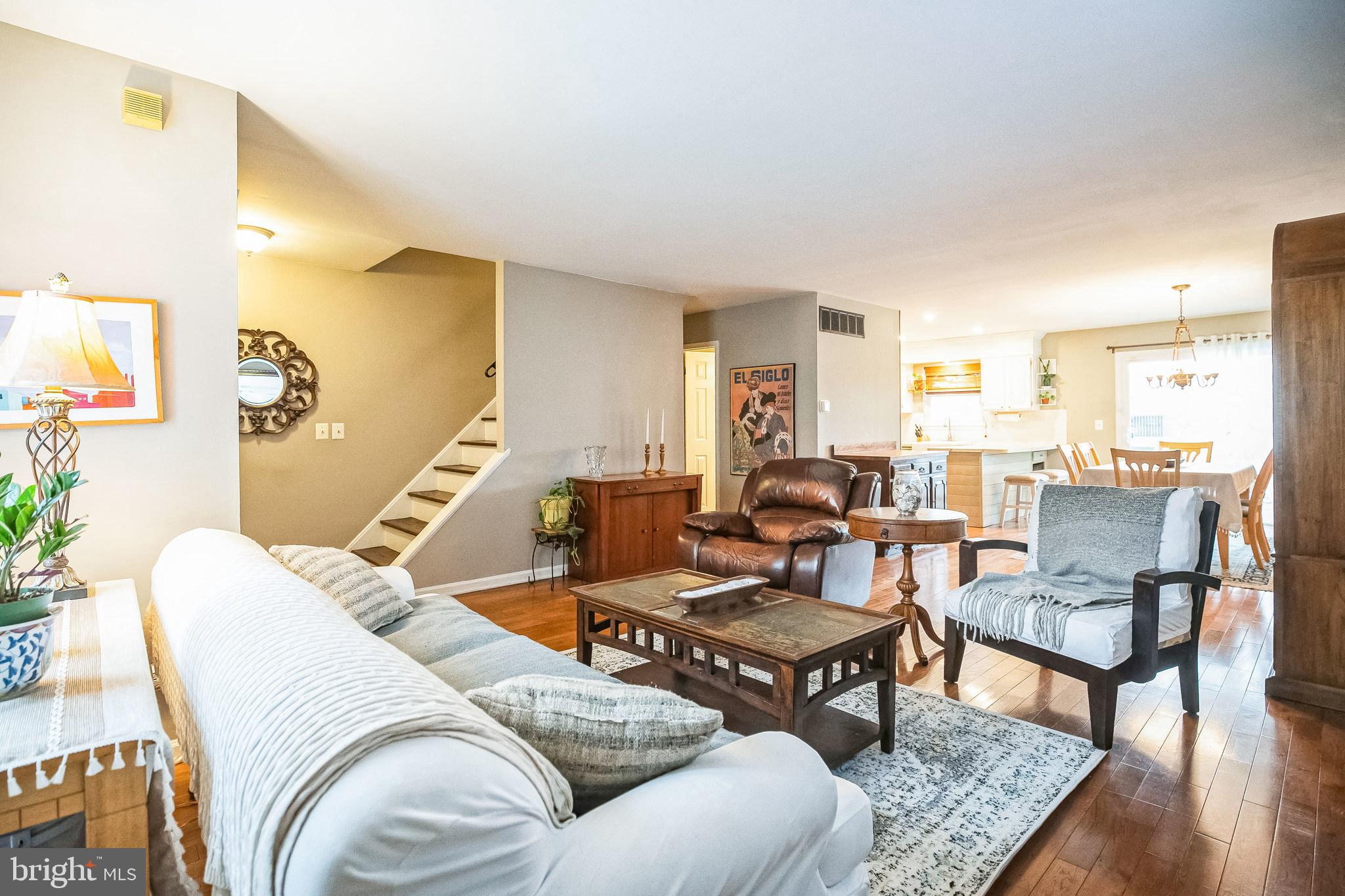 7923 Ridge Avenue, Unit 10 Philadelphia, PA 19128 - Photo 4 of 28 Living Room