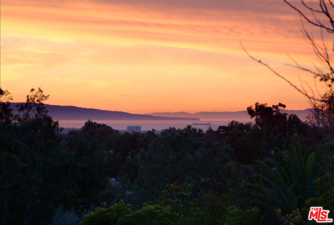 357 North Skyewiay Road Los Angeles, CA 90049 - Photo 21 of 21 a view of sunset