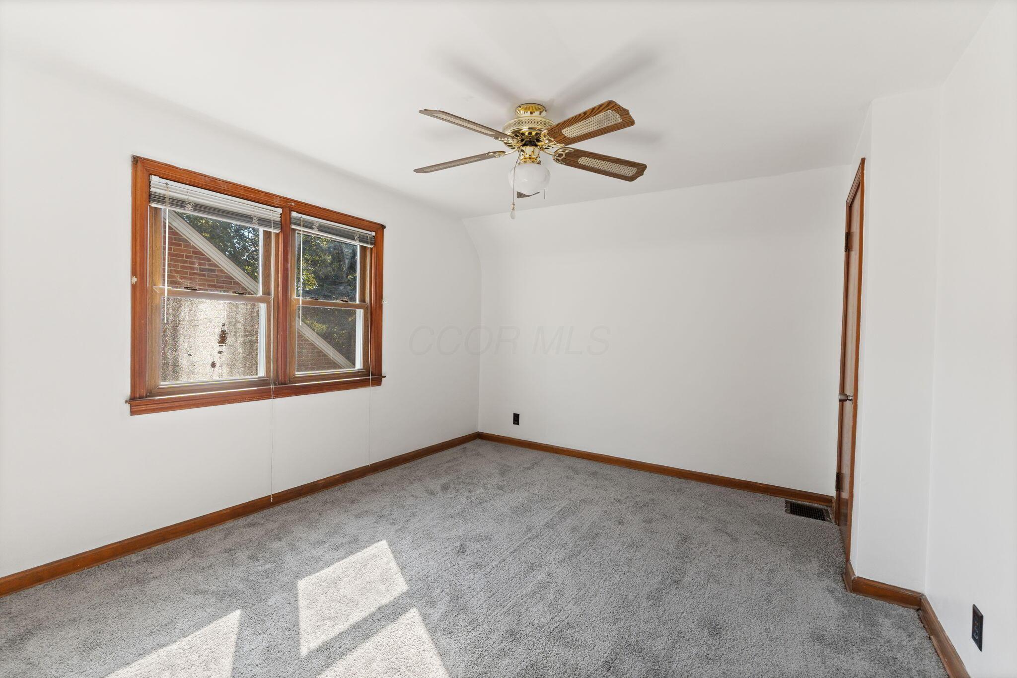 920 Chestershire Road Columbus, OH 43204 - Photo 12 of 29 920 Chestershire Rd (Interior)-16