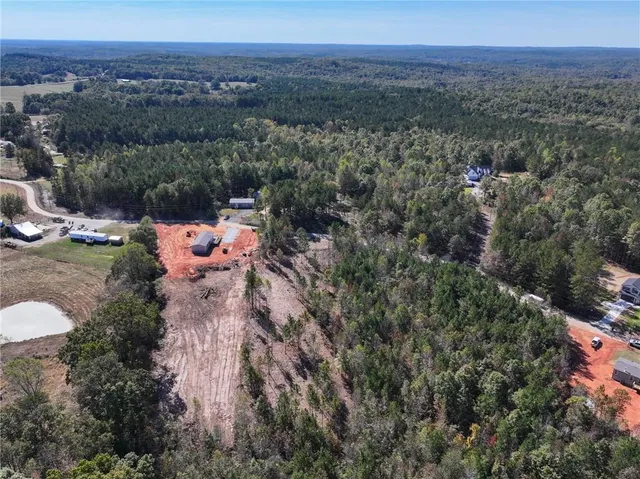 a view of a yard with a yard