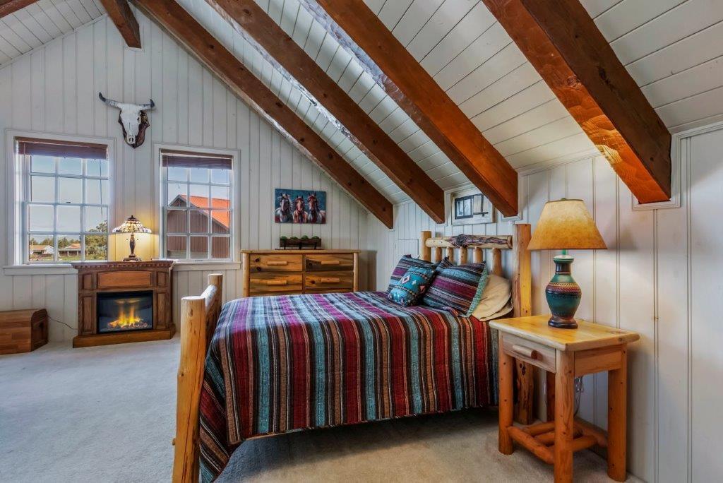 10572 Fleming Road Powell Butte, OR 97753 - Photo 14 of 54 Oversized secondary bedroom