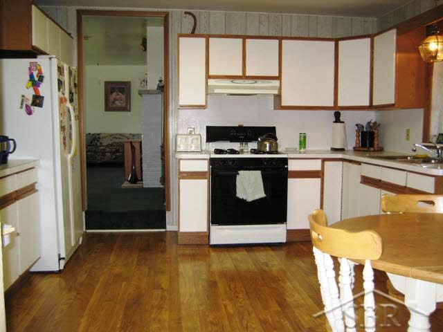 2371 East Cody Estey Road Pinconning, MI 48650 - Photo 6 of 7 20034817-14.JPG