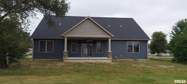 $330,000 | 910 West Main Street, Aledo, IL 61231