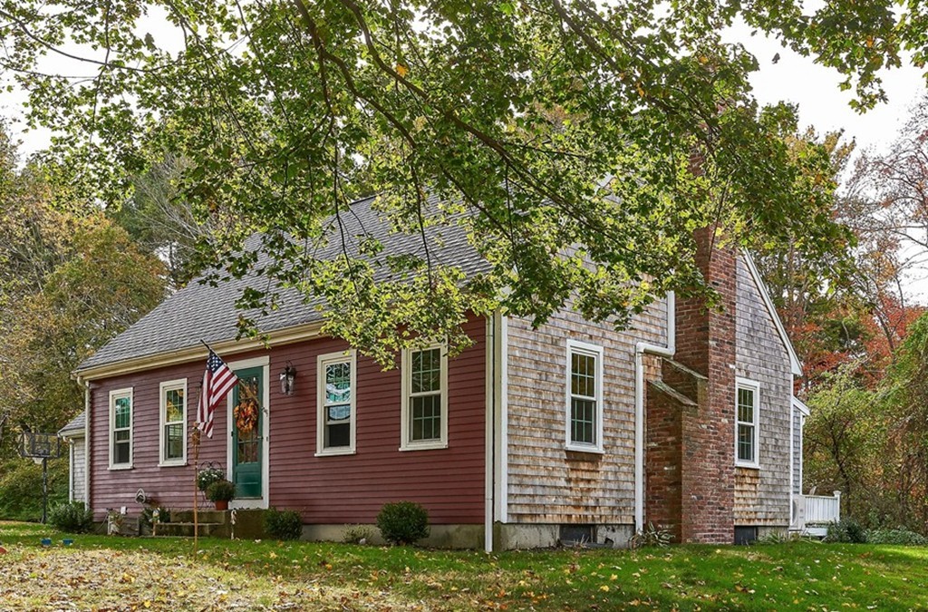 81 Center Street Hanover, MA 02339 - Photo 1 of 26 Gallery Image 1