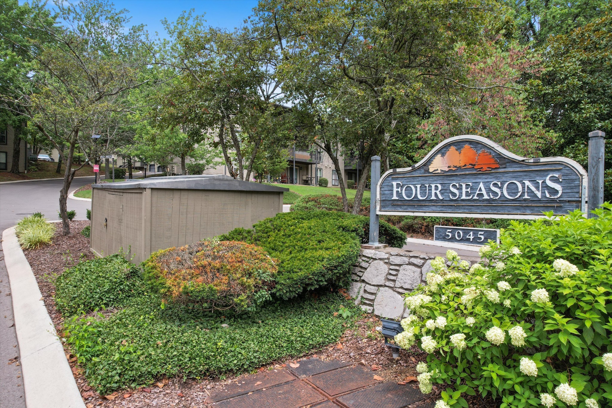 325 Summit Ridge Circle Nashville, TN 37215 - Photo 21 of 25 a view of sign board with flower around